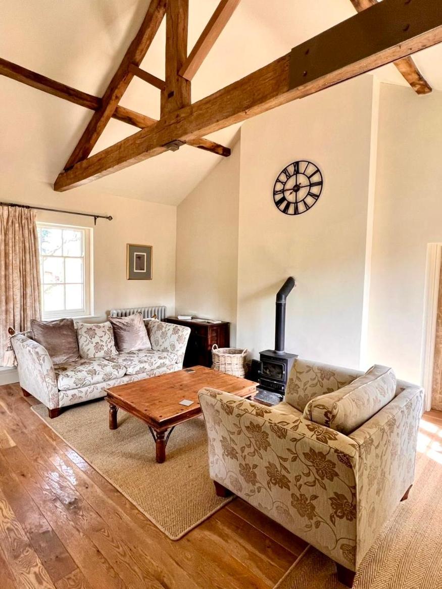 Apartment At Llanerchydol Hall Welshpool Exteriör bild