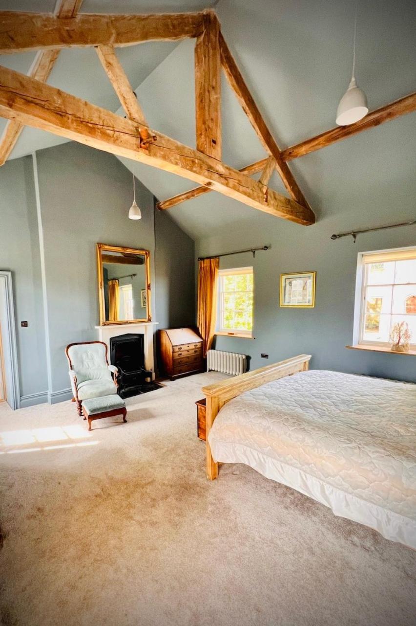Apartment At Llanerchydol Hall Welshpool Exteriör bild